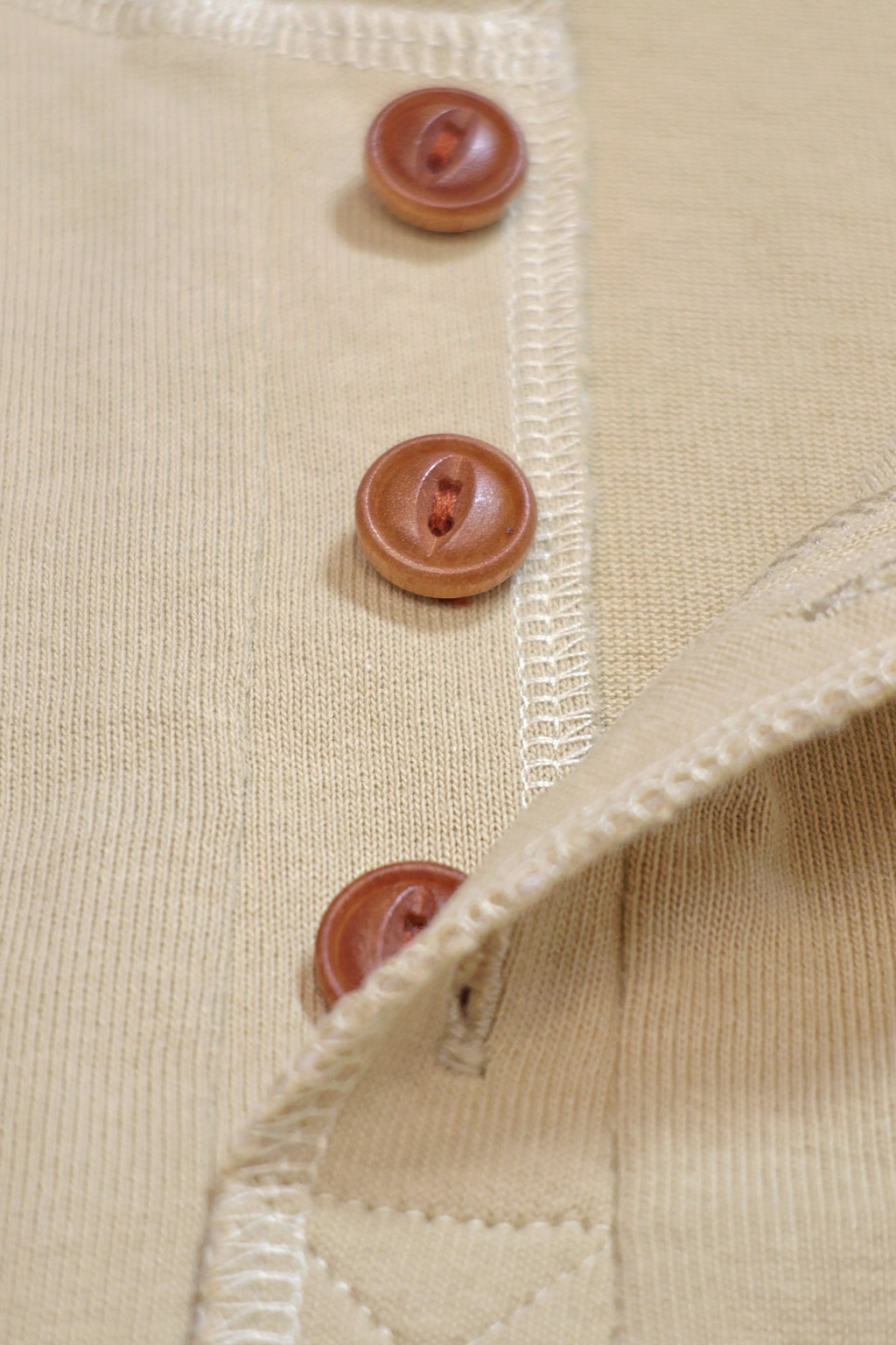 Henley Tee Beige